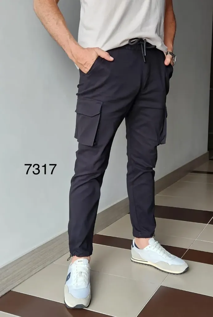 [7317] Jogger Cargo Hombre Negro