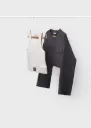 Set Crop Top Beige y Saco Negro