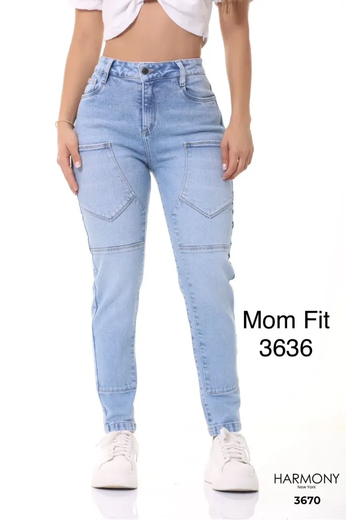 Jean Stretch Mom Fit Cargo Azul Claro