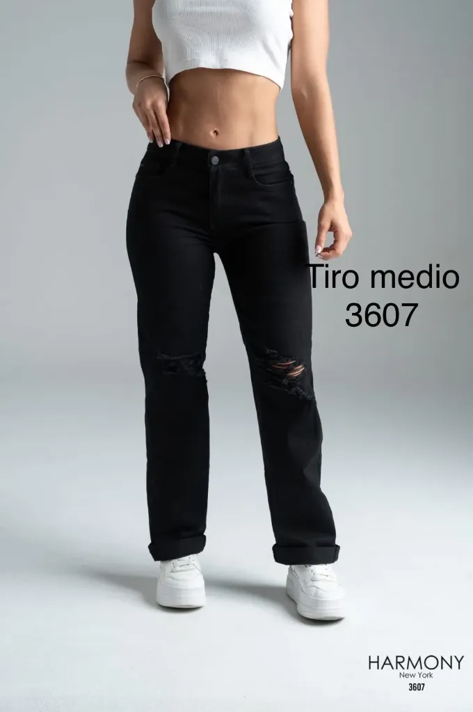 Jeans Negro Rotos Tiro Medio